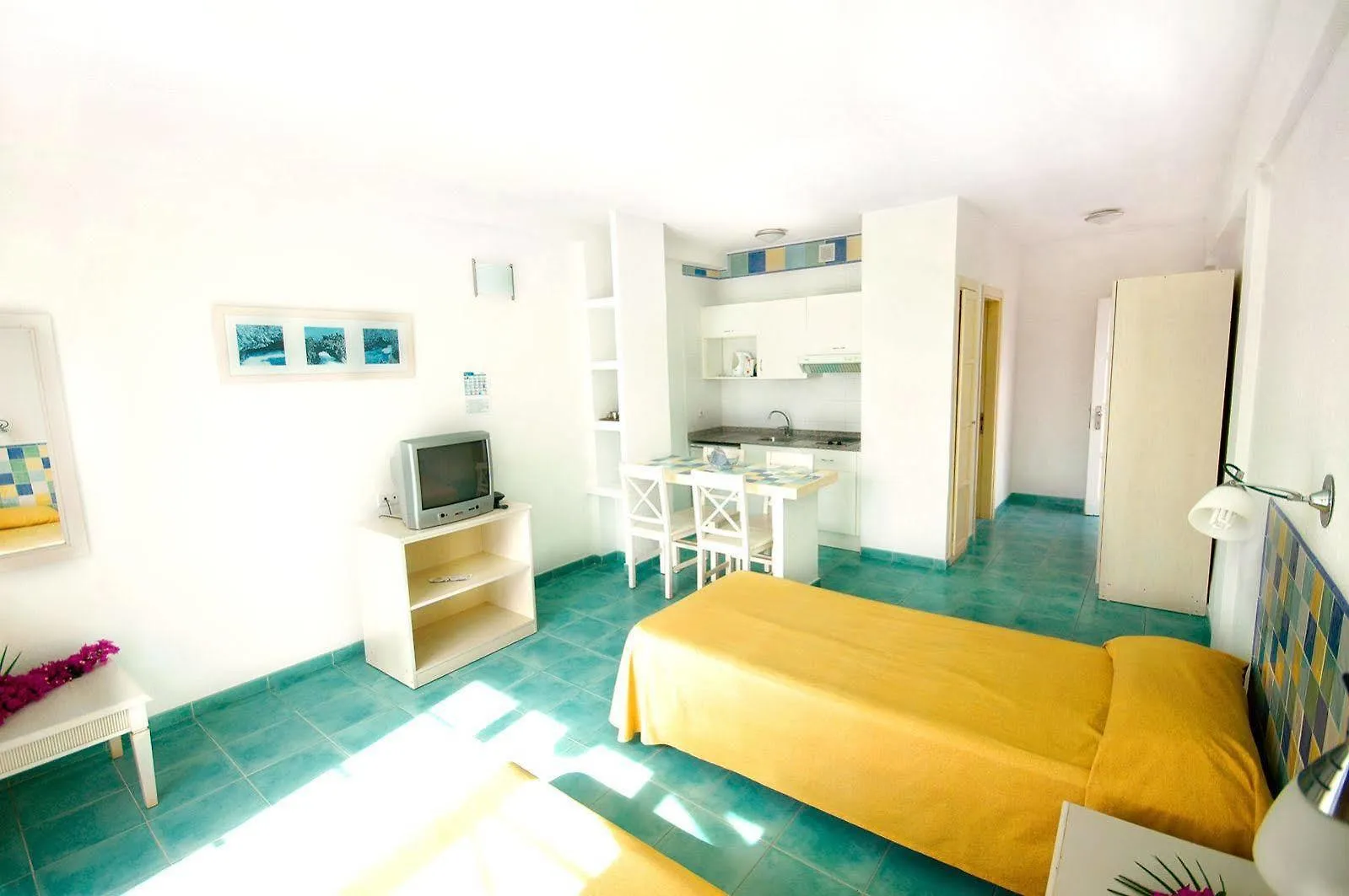 *** Apartmanhotel Apartamentos Livvo Morromar Puerto del Carmen  Spanyolország