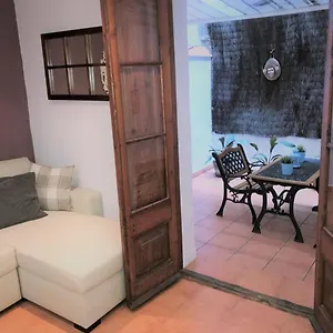 top-barcelona-apartments.catalonia-hotels.com/
